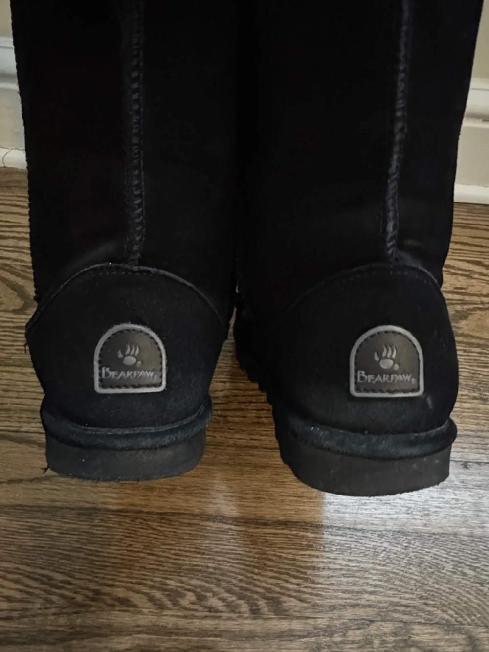 Bearpaw - Classic Black Shearling-Lined Winter Boots - Women 8 - Picture 3 of 4